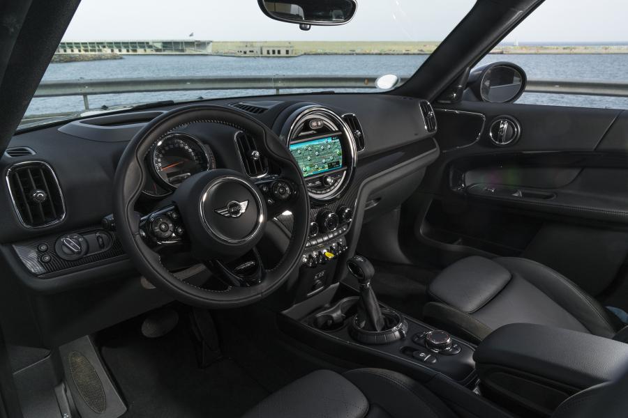 Интерьер Mini Cooper S E Countryman ALL4 (F60) 2017 года  (WW) (фото 99 из 173)